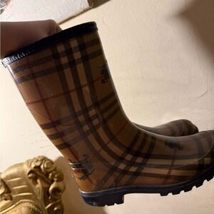 Burberry Women 38 Classic Plaid Rain Boots rubber Tall